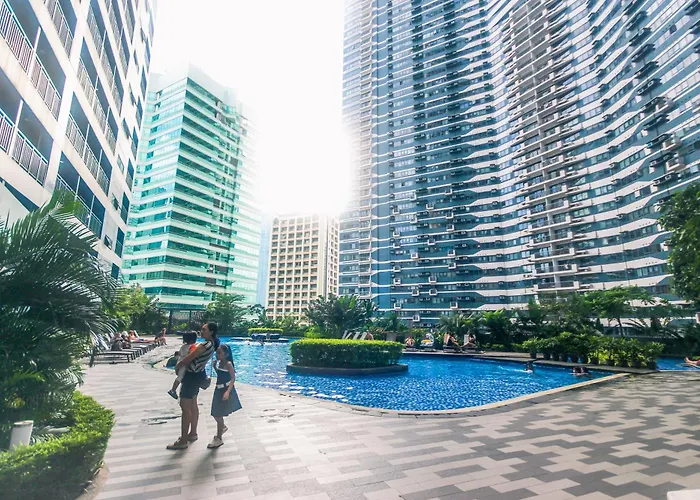Witty Weekend Retreat Quirk Cozy * Manila