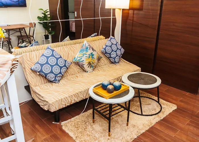 Witty Weekend Retreat Quirk Cozy * Manila