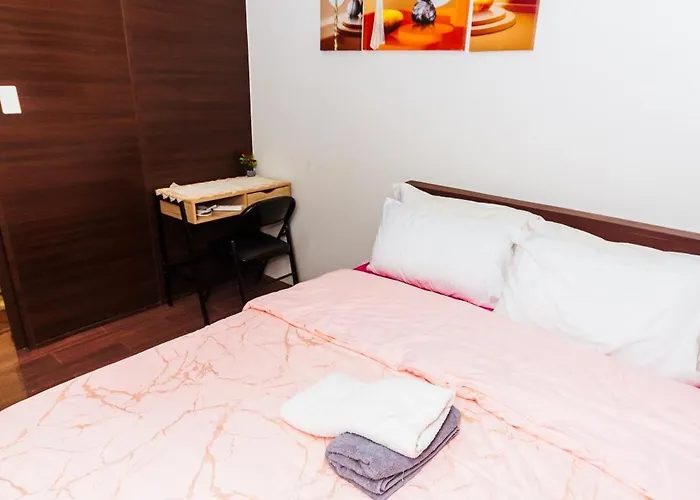 Witty Weekend Retreat Quirk Cozy * Manila